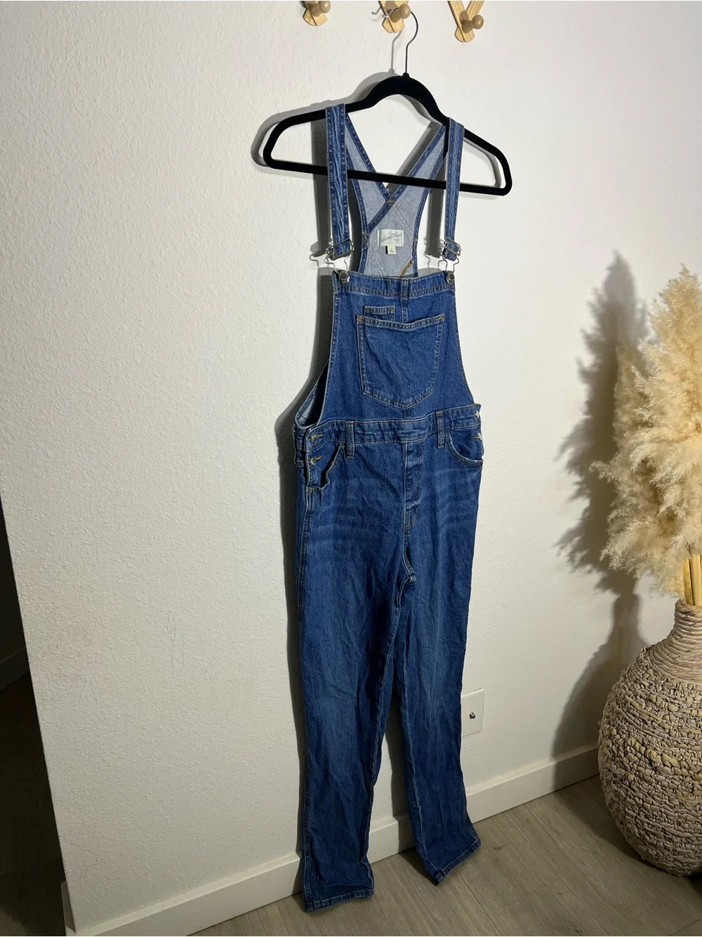 UNIVERSAL THREAD • denim bob overalls medium blue wash size 6